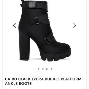 BRAND NEW: Black ankle boots